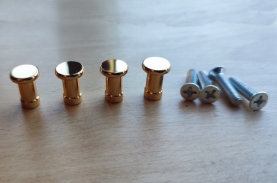 Small Gold Knob Set (4 + screws)